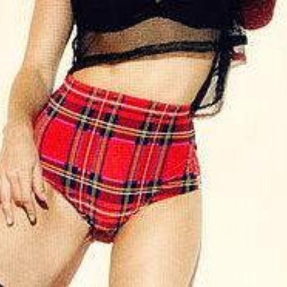 WOMENS RED PLAID PRINT HIGH-WAISTED HOT-SHORTS NWT - Picture 5 of 5